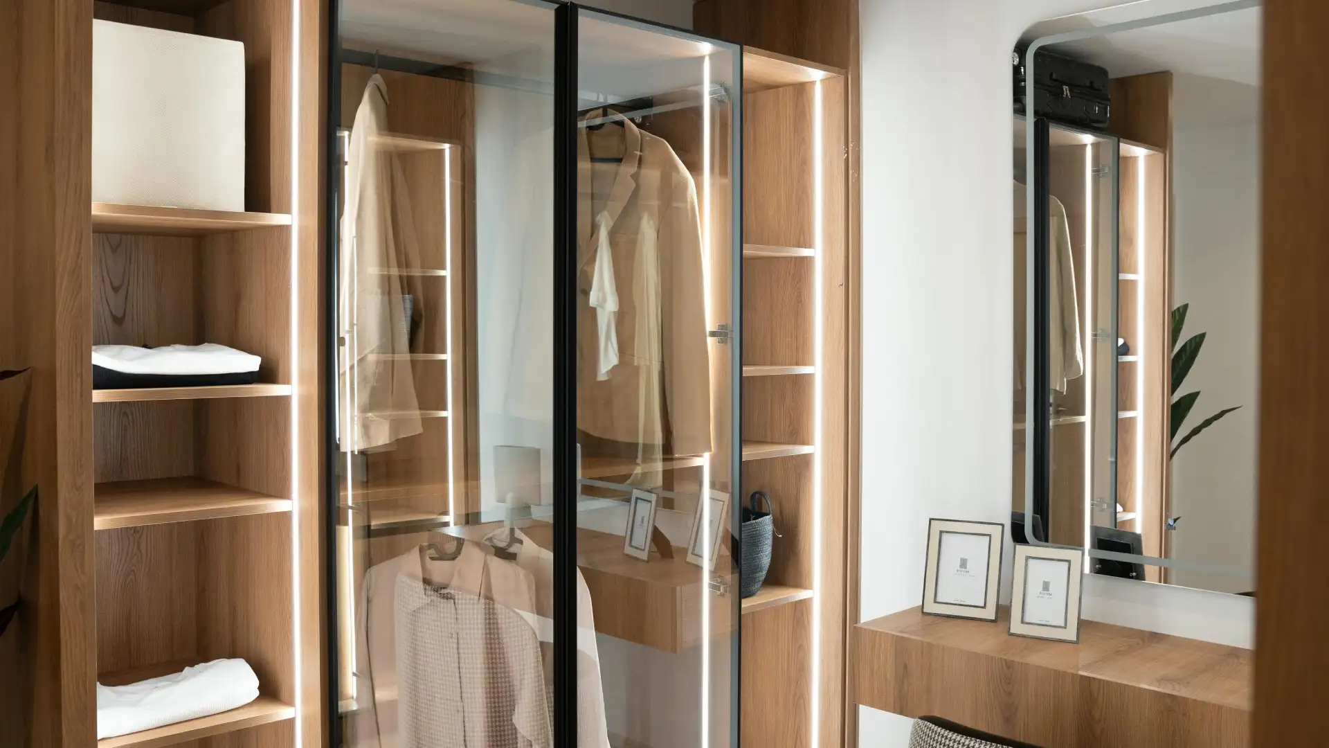 Vanity Units & Storage